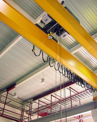 Model Eropa 32T Double Girder EOT Crane Dengan Trolley Hoist ABB Motor