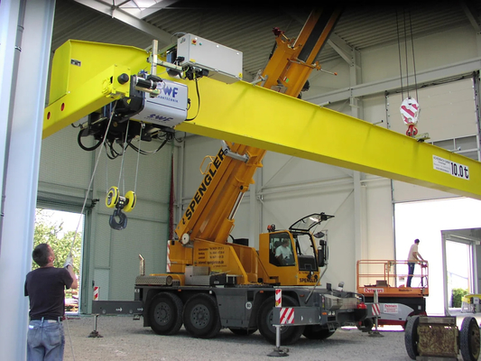 FEM 5Ton Single Beam European Overhead Crane Dengan Trolley Yellow Painting