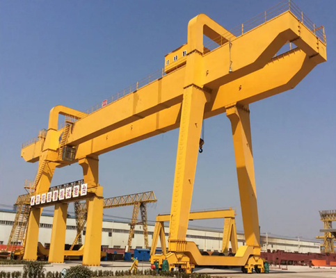 Bermotor Bepergian Double Girder Gantry Crane 40 Ton 50 Ton