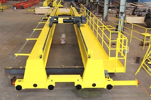 European Single Double Girder EOT Overhead Bridge Crane 1-50 Ton Dengan Troli Bepergian
