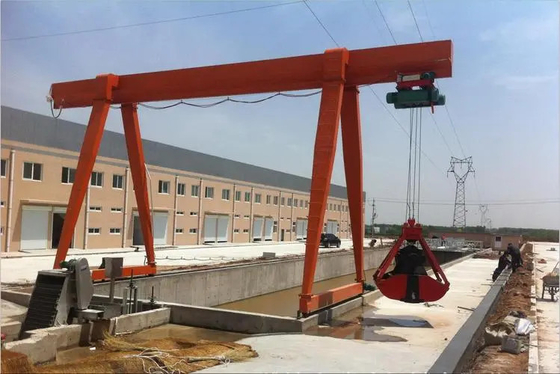Outdoor Menggunakan 10 Ton Workshop Gantry Crane Dengan Hoist Trolley