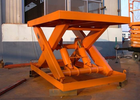 SANTO Stasioner Hidrolik 3 Ton Scissor Lift 5.5KW Lift Listrik Untuk Konstruksi