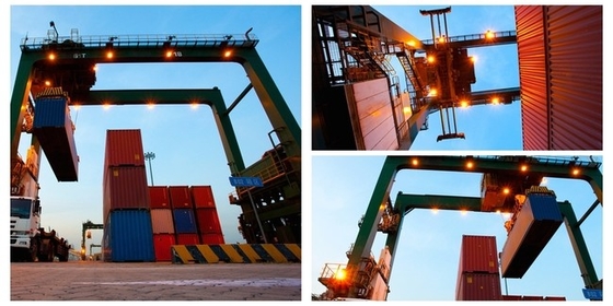 QU70 QU80 Rail Port Container Crane Derek Penumpukan Kontainer Penumpukan Otomatis