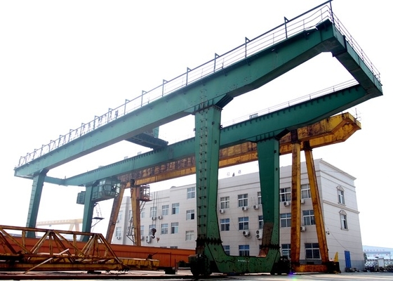 Derek Goliath Girder Ganda yang Disesuaikan 20 30 60 Ton Gantry Crane Dengan Mobile Trolley