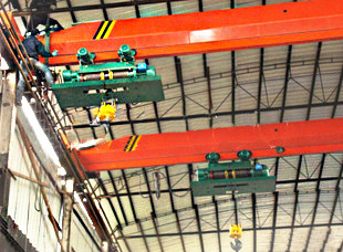 6-20m Lift Tinggi Foundry Single Girder Overhead Crane Dengan Pelindung Tahan Panas