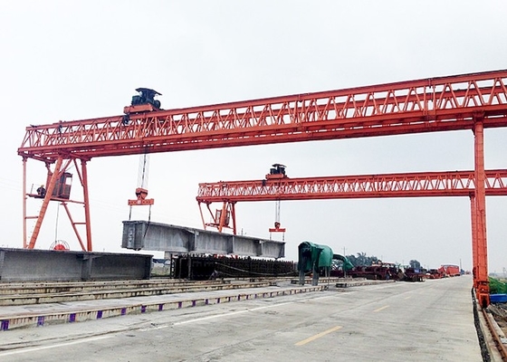 50T Truss Type Construction Crane Equipment Remote Atau Kontrol Kabin