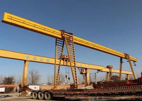 5 Ton Gantry Crane Bergerak Dengan Penggunaan Wirerope Electric Hoist Outdoor