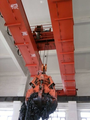 20 Ton Double Girder Crane 6m sampai 30m Tinggi Angkat Kecepatan Perjalanan Disesuaikan