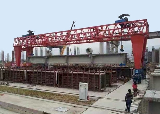 Peralatan Derek Konstruksi Tinggi Angkat 18m 20-900 Ton Box Girder Crane