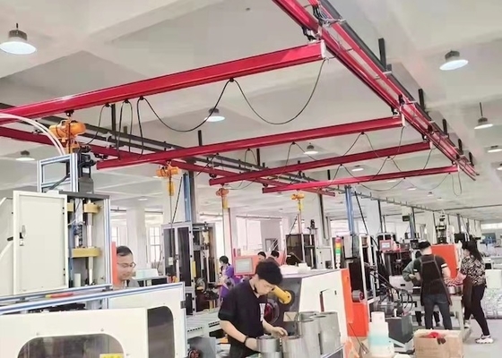 380V 50Hz Operasi Fleksibel KBK Crane Workstation 2T Enclosed Track Crane