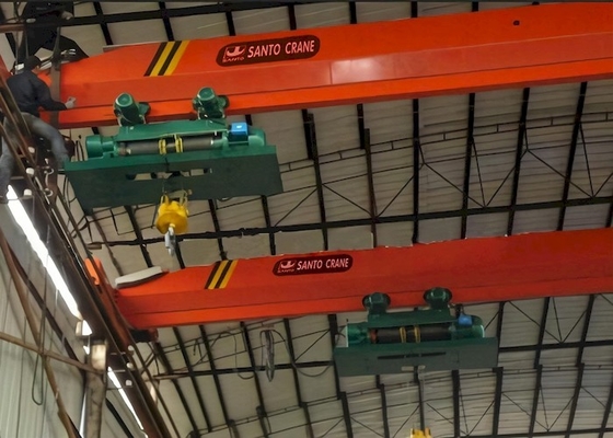 Single Beam Workshop Overhead Crane dengan Struktur yang wajar & Baja Kekuatan Tinggi