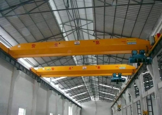 Remote Control Single Girder Eot Crane Dengan Kabin Cover Hujan Sistem Pencahayaan Tampilan Berat