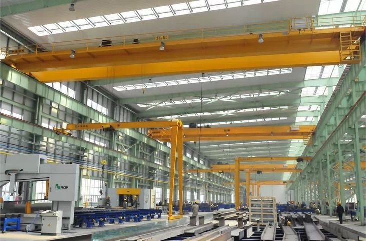European Single Double Girder EOT Overhead Bridge Crane 1-50 Ton Dengan Troli Bepergian