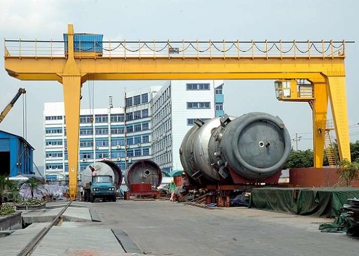 Daya listrik 10-75t Double Girder Gantry Crane Lifting halus dengan remote control nirkabel